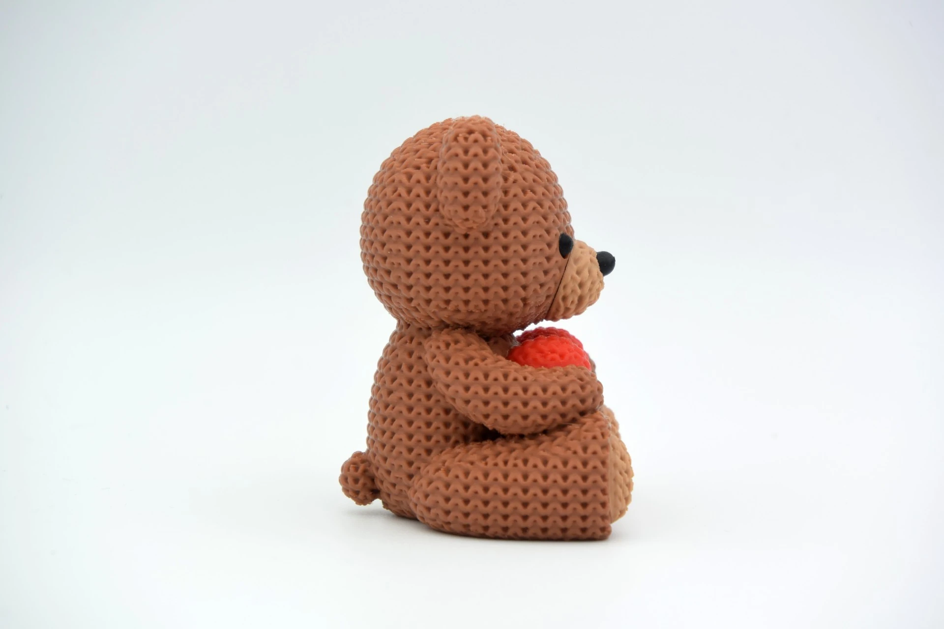 Osito de peluche tejido San Valentín — en ambiente