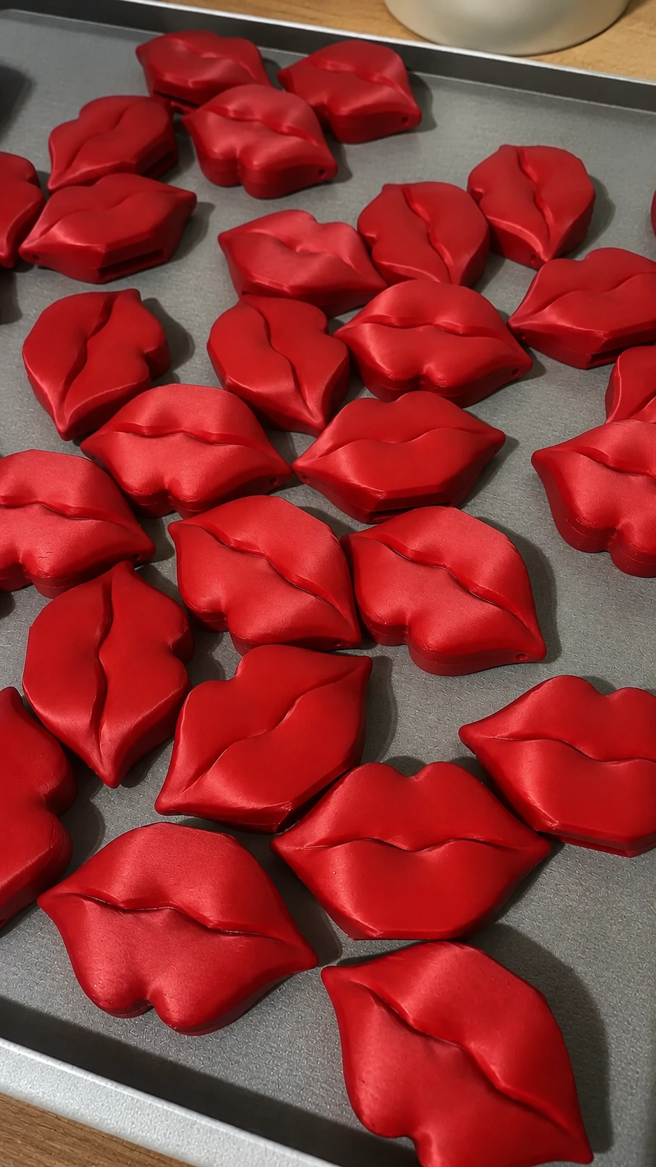 Llavero Beso Abrelatas — miniatura