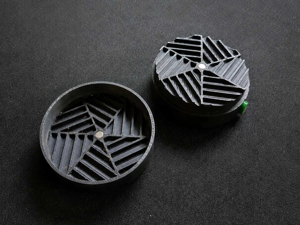 Grinder Hexa • Molinillo Magnético — en ambiente